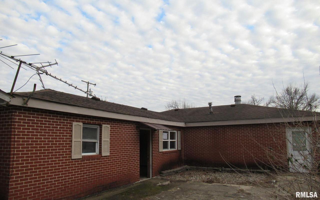 621 W Cherry St., Herrin, IL 62948
