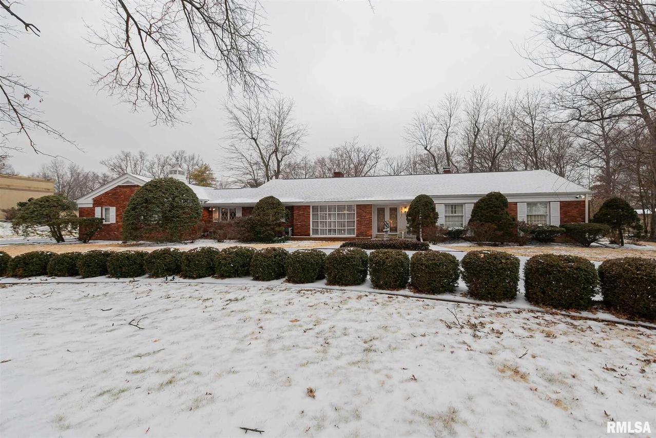 317 Country Club Rd., Harrisburg, IL 62946