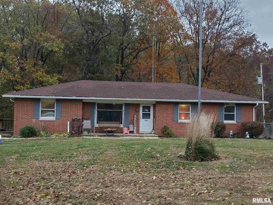 9212 N 1000th Rd., Effingham, IL 62401