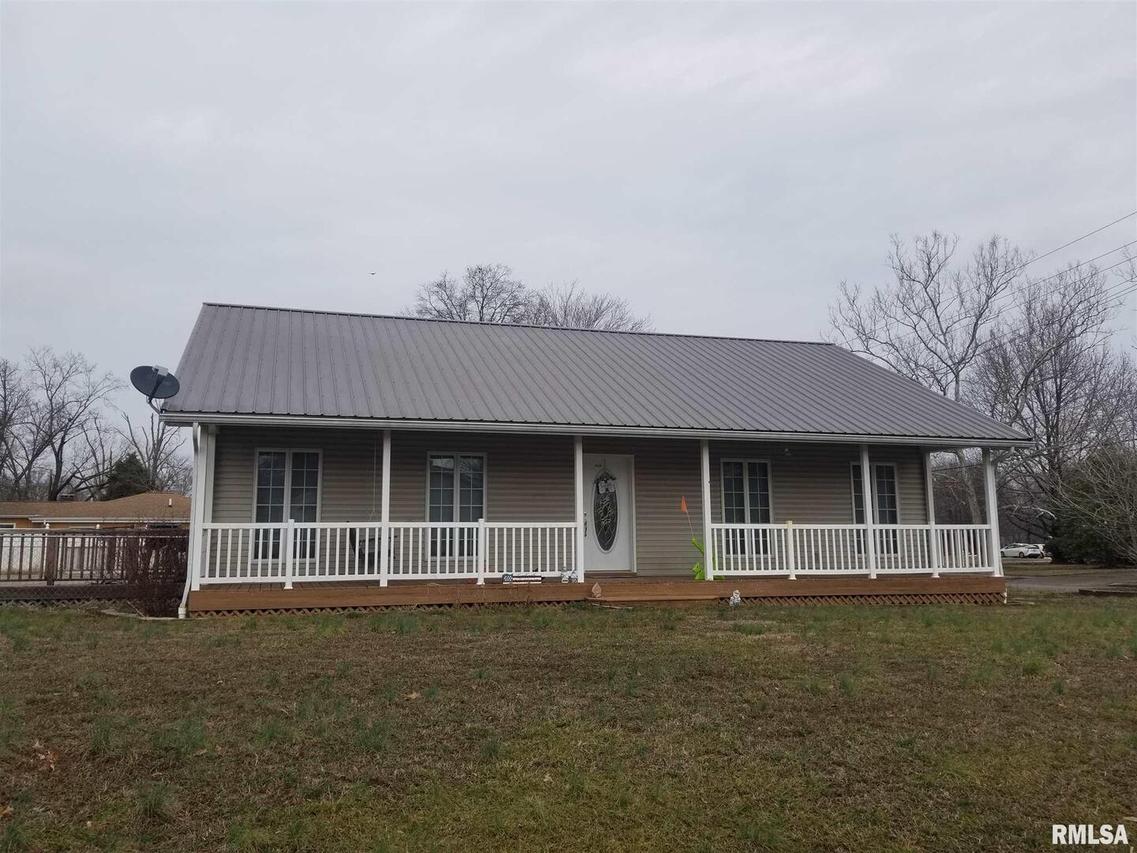 807 N Park Cir., Benton, IL 62812