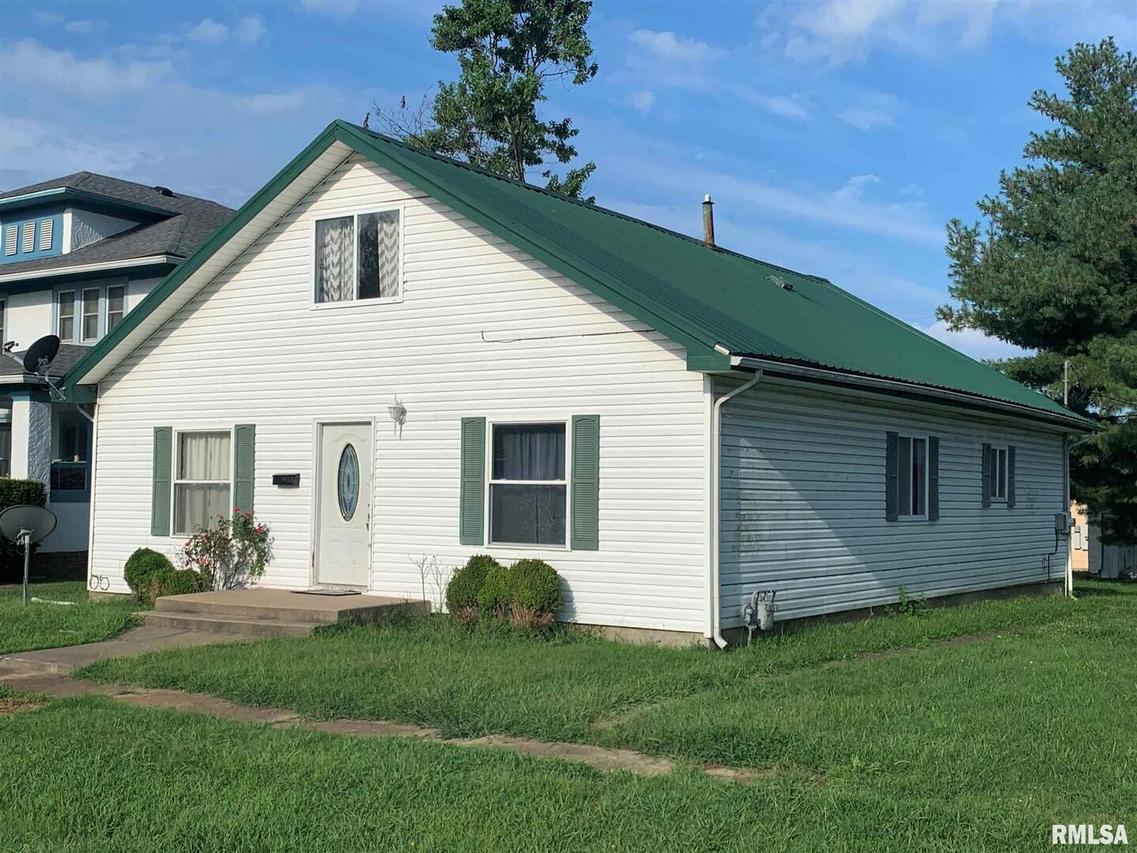 819 S 14th St., Herrin, IL 62948