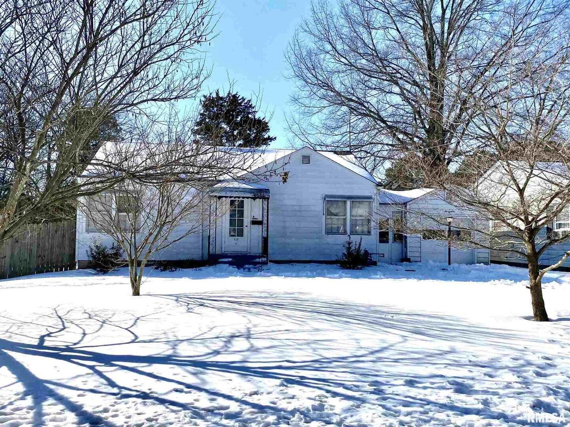 618 N Oakland Ave., Carbondale, IL 62901