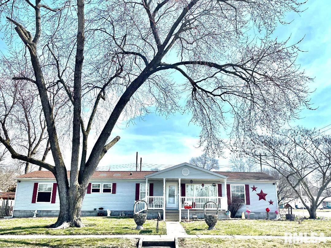 1121 S Poplar St., Centralia, IL 62801