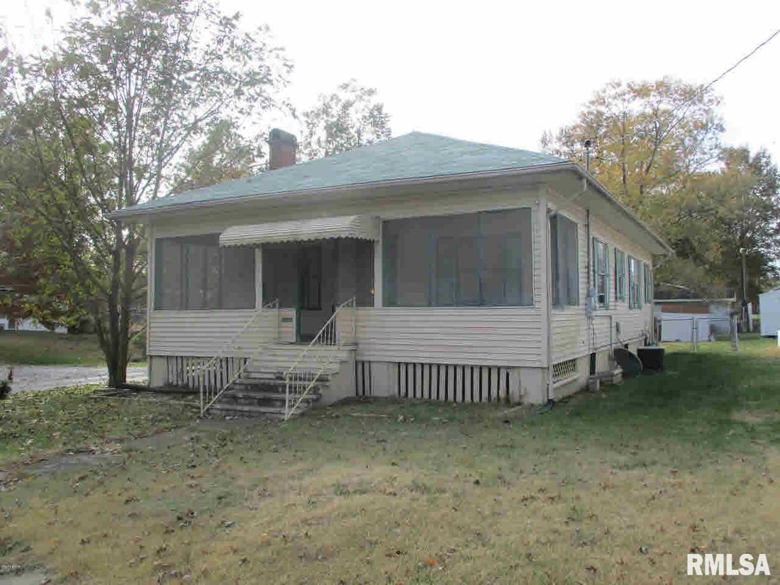 117 S 9th St., Benton, IL 62812