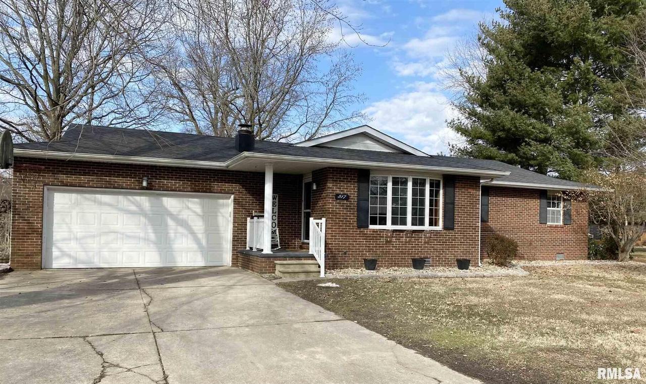 317 Country Club Estates, Salem, IL 62881