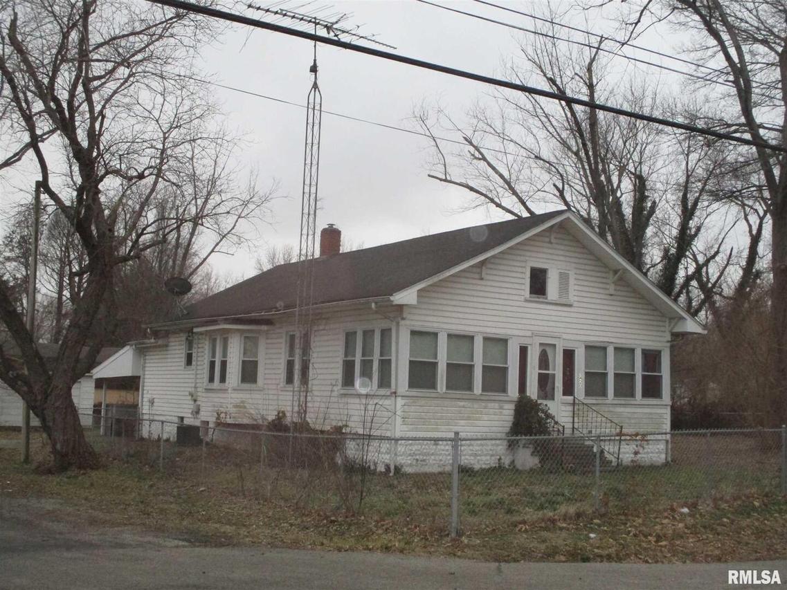 1420 E Main St., Benton, IL