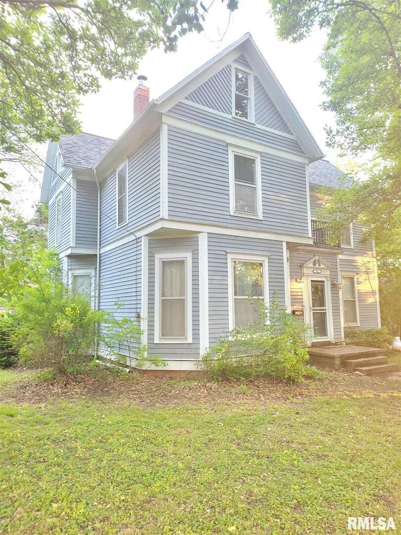 803 W Pecan St., Carbondale, IL 62901