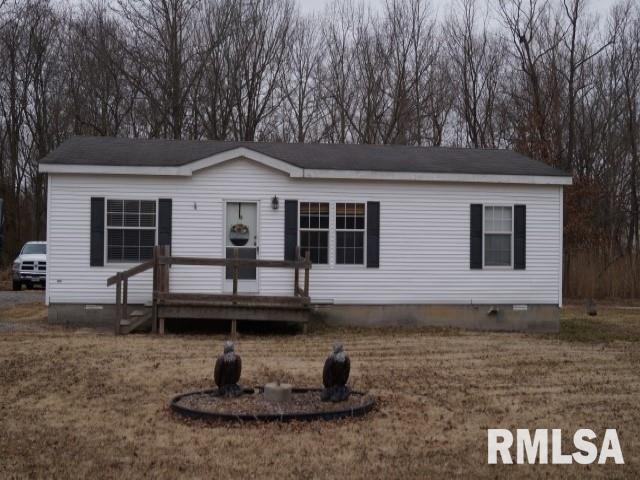 14283 Christmas Tree Rd., Johnston City, IL 62951