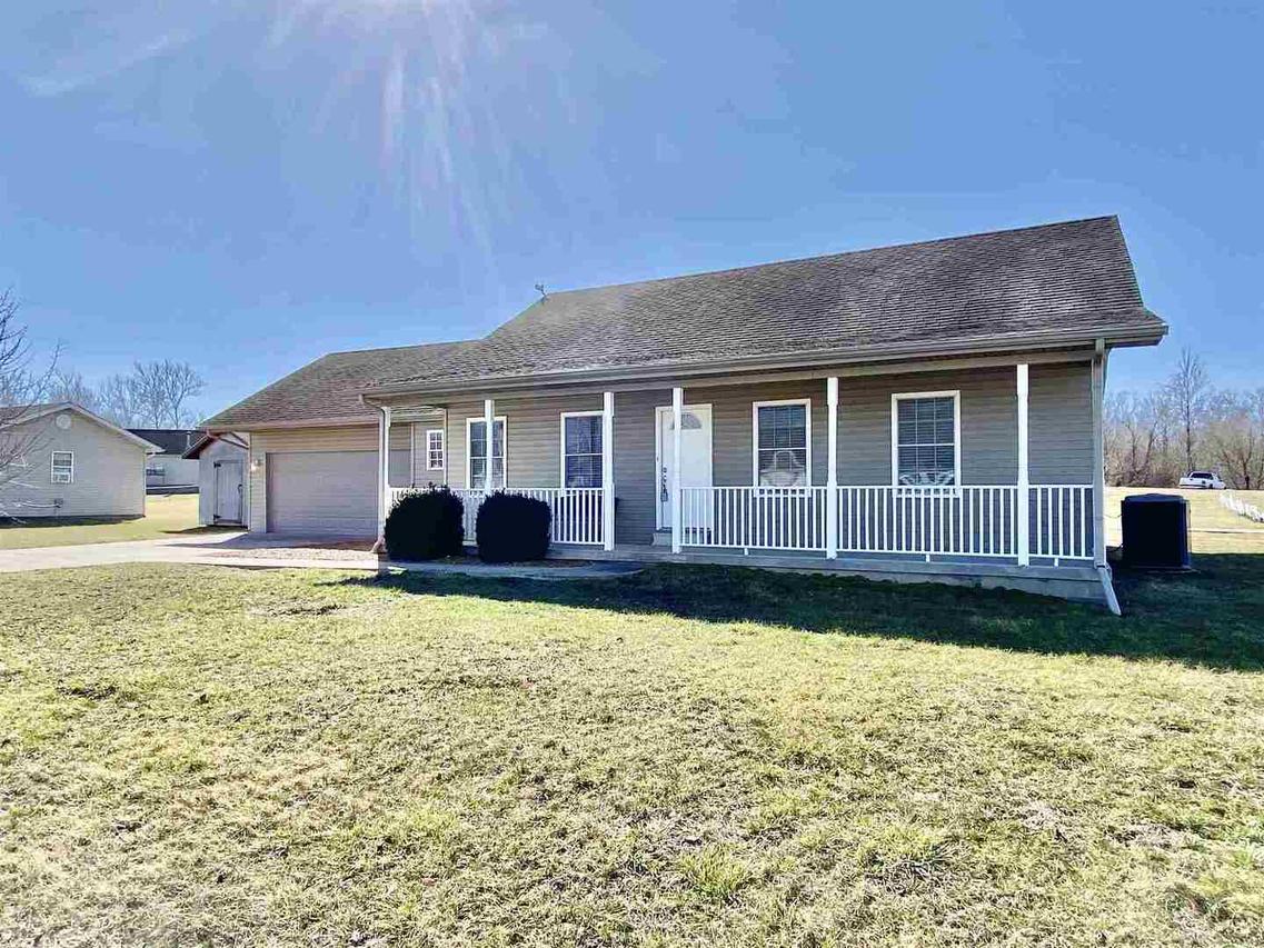 5625 Silver Fox Dr., Carterville, IL 62959