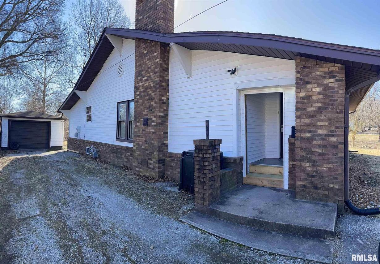 604 S 20th St., Herrin, IL 62948