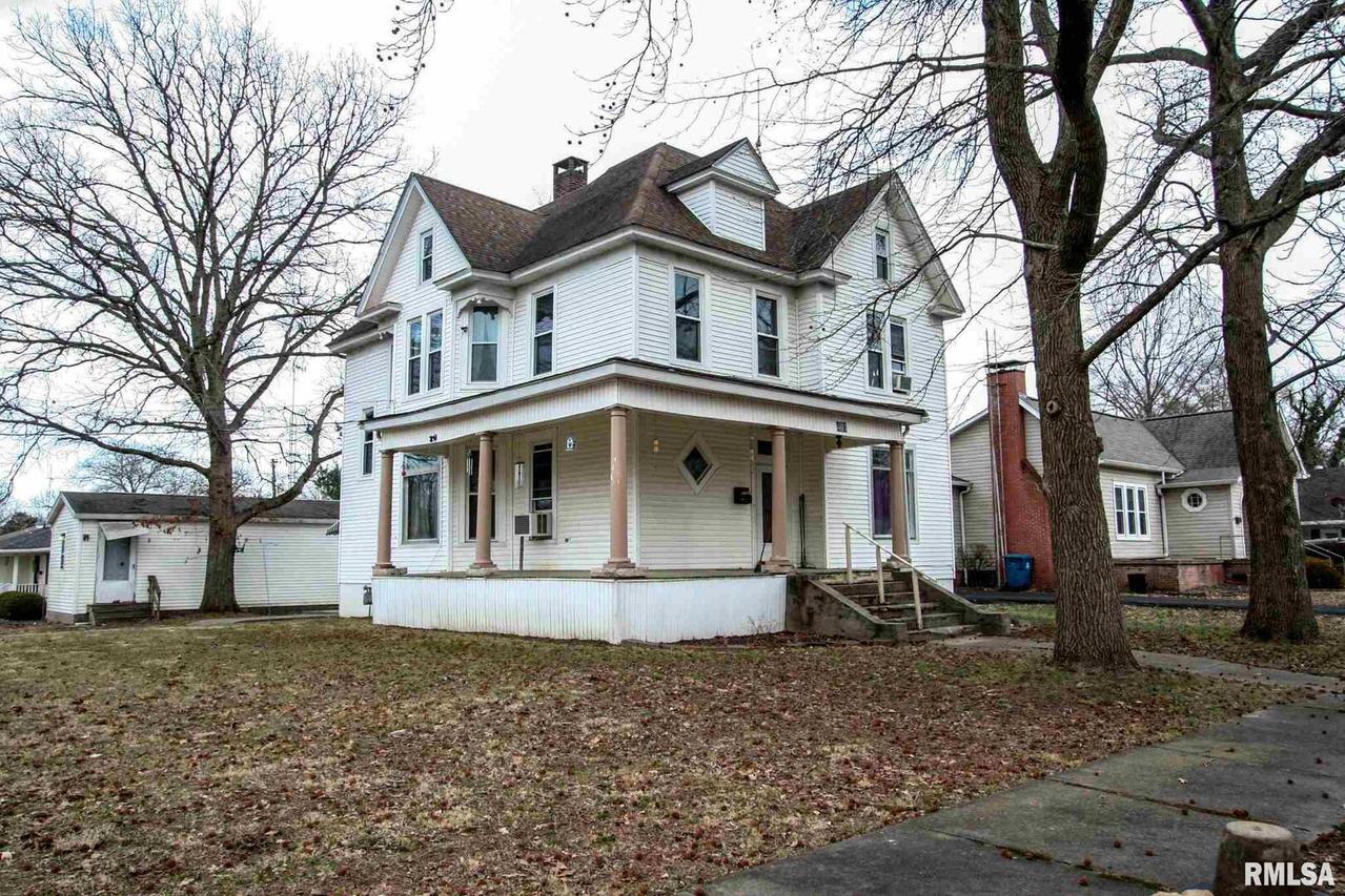 401 S Walnut St., Carmi, IL 62821