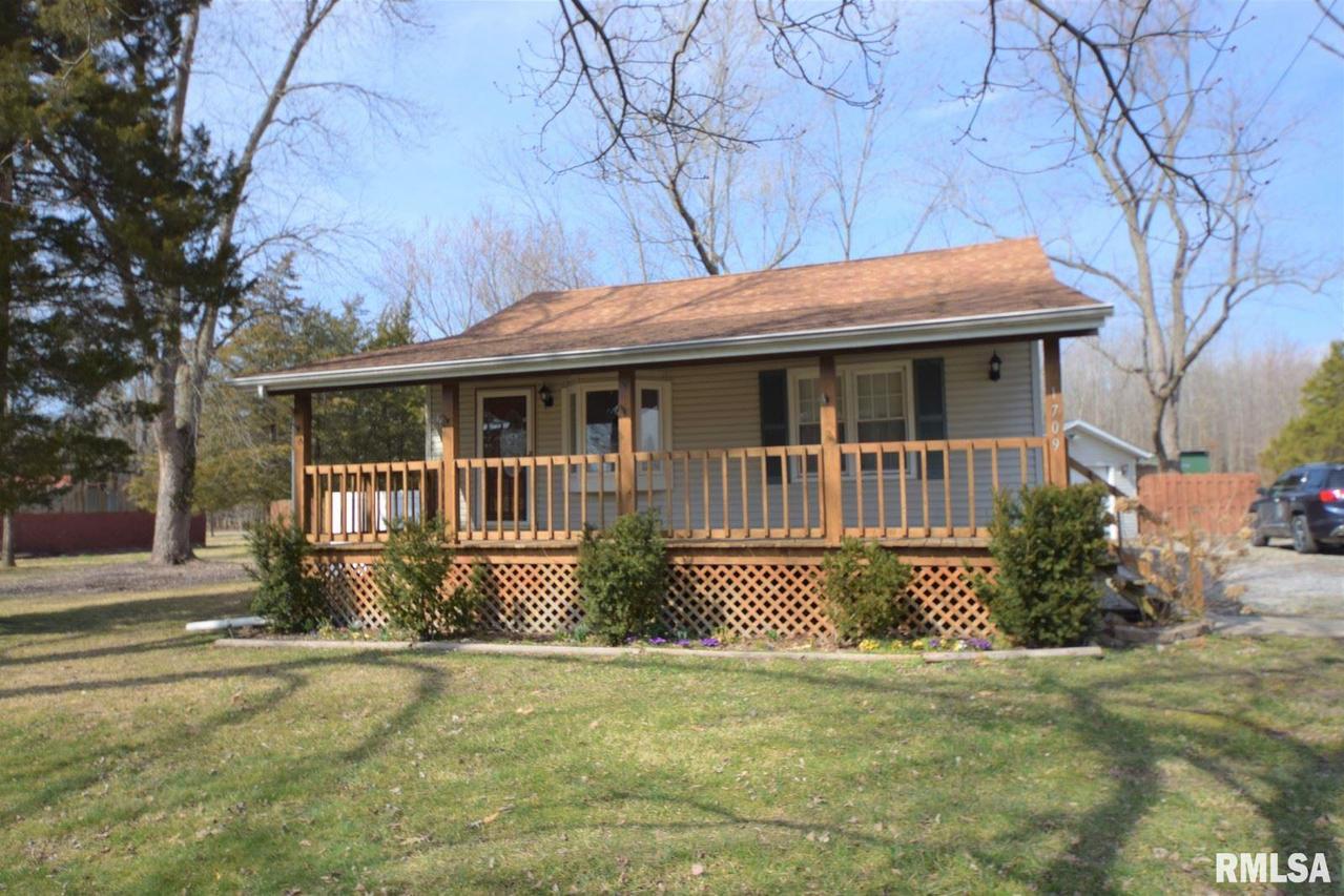 1709 W Herrin St., Herrin, IL 62948