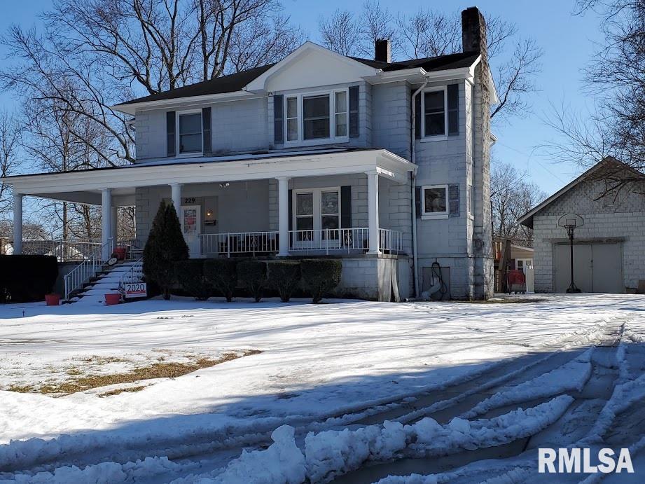 229 E Perry St., Duquoin, IL 62832