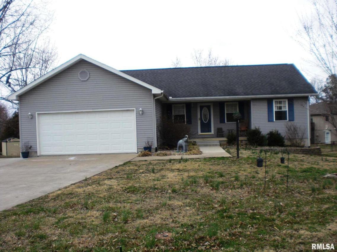 858 Starlight Ct., Herrin, IL 62948