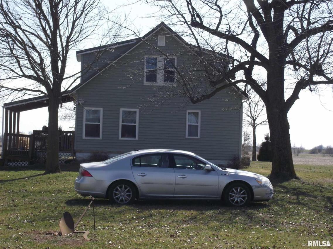 16896 Oakdale Blacktop Rd., Nashville, IL 62263