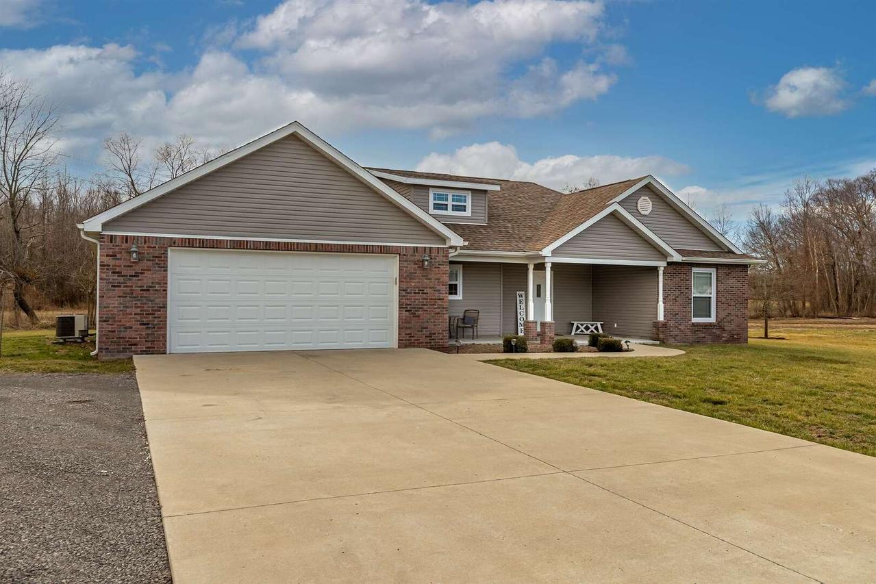 11069 Maggie Dr., Marion, IL 62959