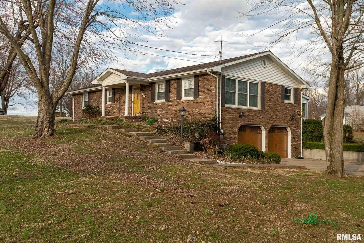 306 St Marys Dr., Harrisburg, IL 62946