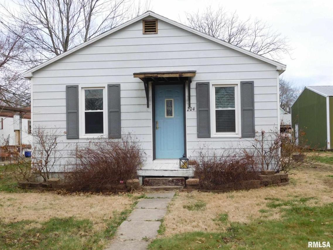 204 S Maple St., Sandoval, IL 62882