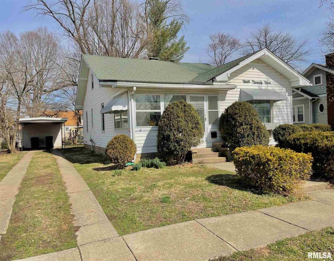 425 E 5th St., Flora, IL 62839