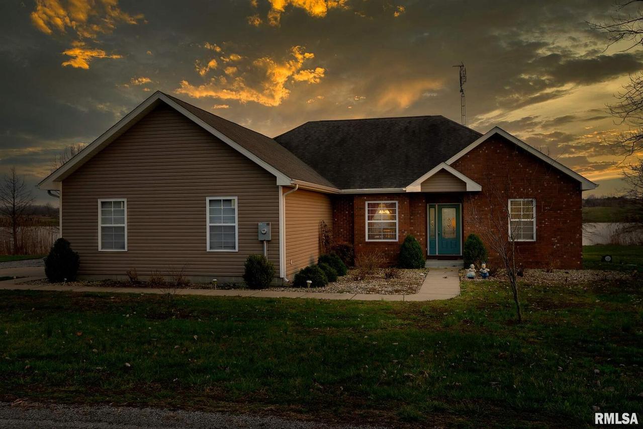 21663 Enyenhausen Rd., Creal Springs, IL 62922