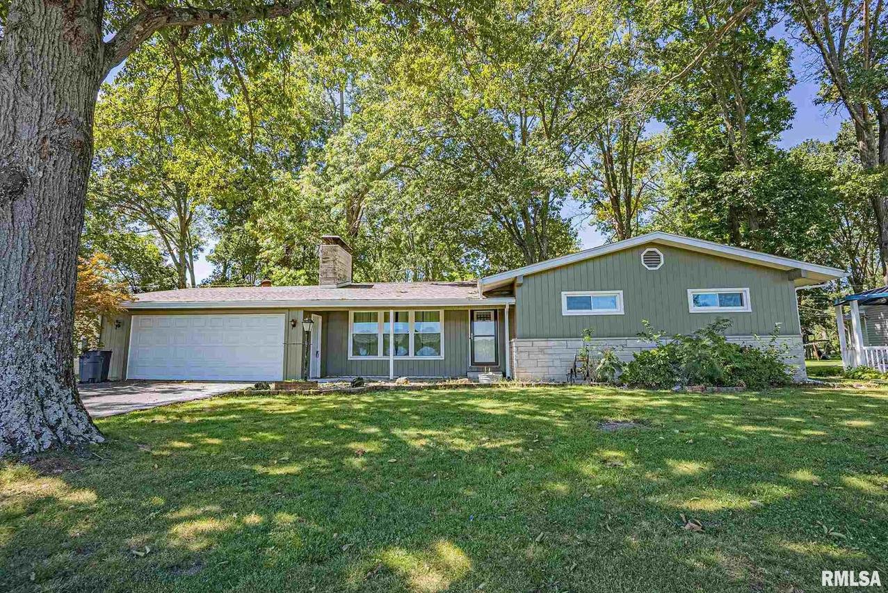 243 Edgewood Rd., Salem, IL 62881