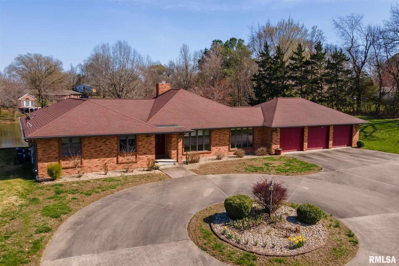 10 Butternut Hill Dr., Carbondale, IL 62903