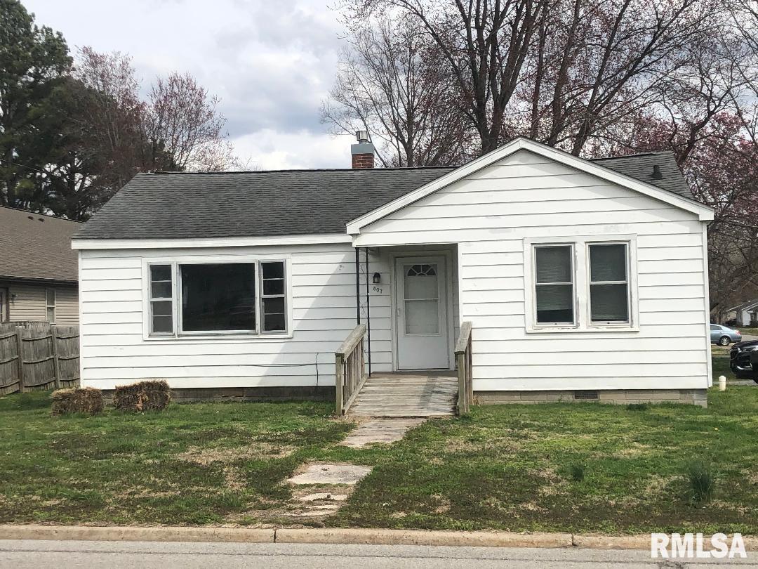 807 S Vicksburg St., Marion, IL 62959