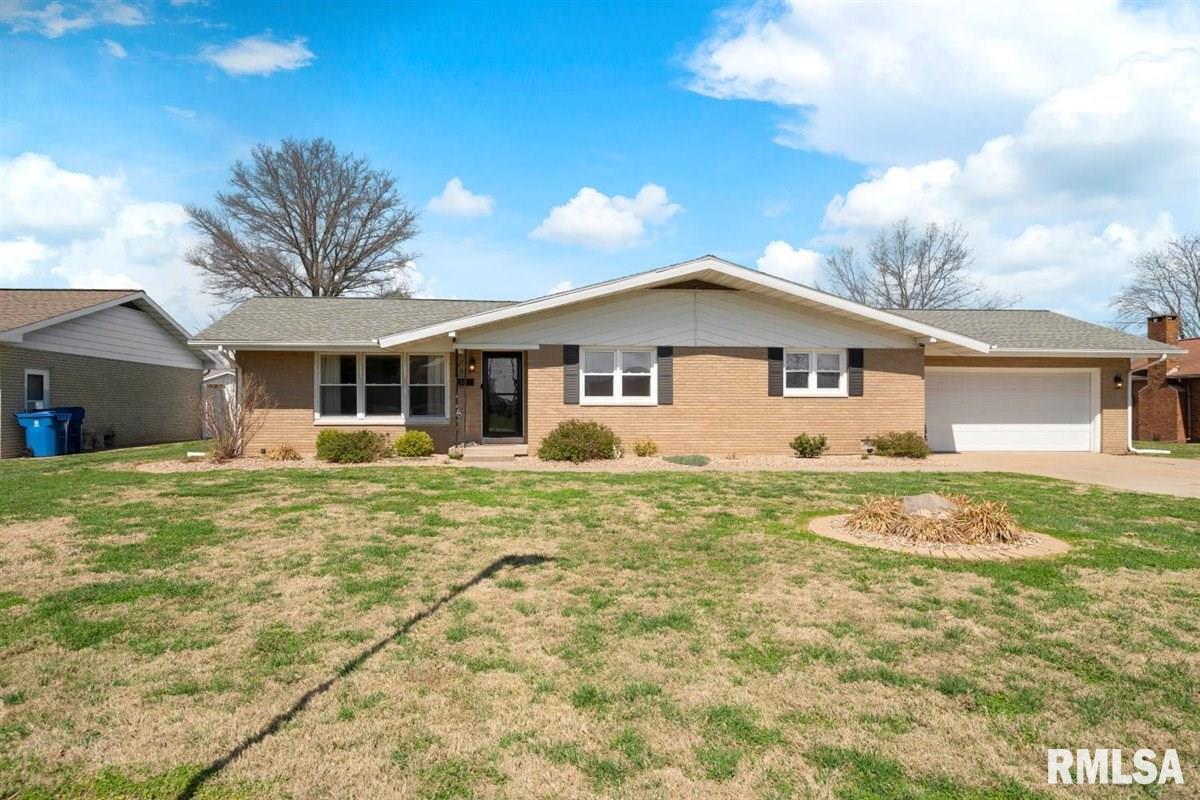 512 Bohleber Dr., Carmi, IL 62821