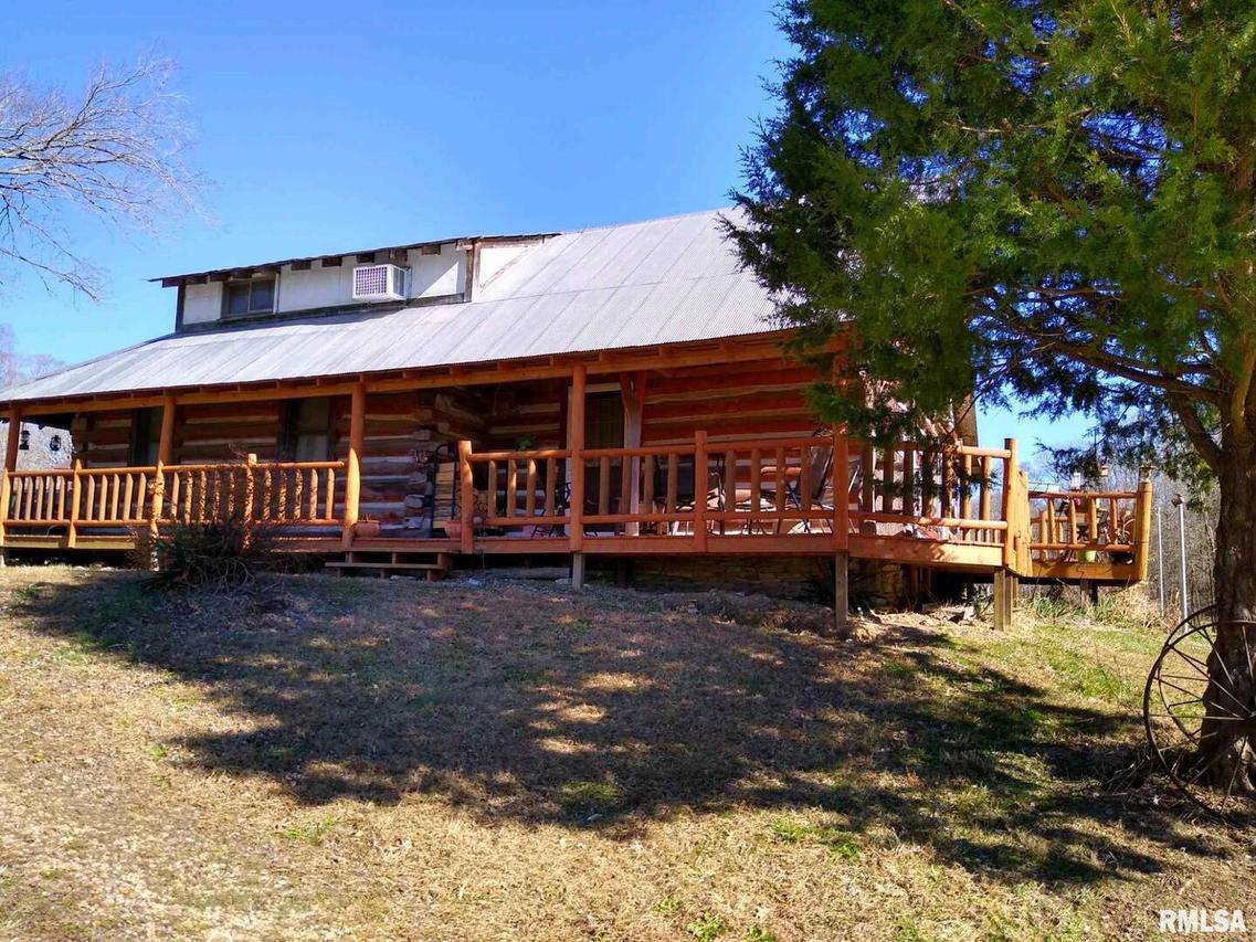 595 Mcraven Ln., Jonesboro, IL 62952