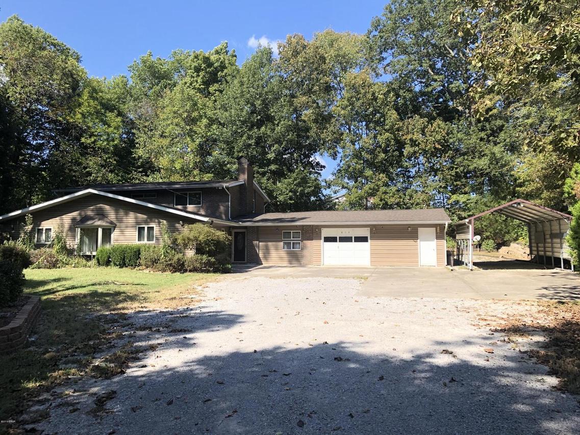 813 W Lake Rd., Carbondale, IL 62901