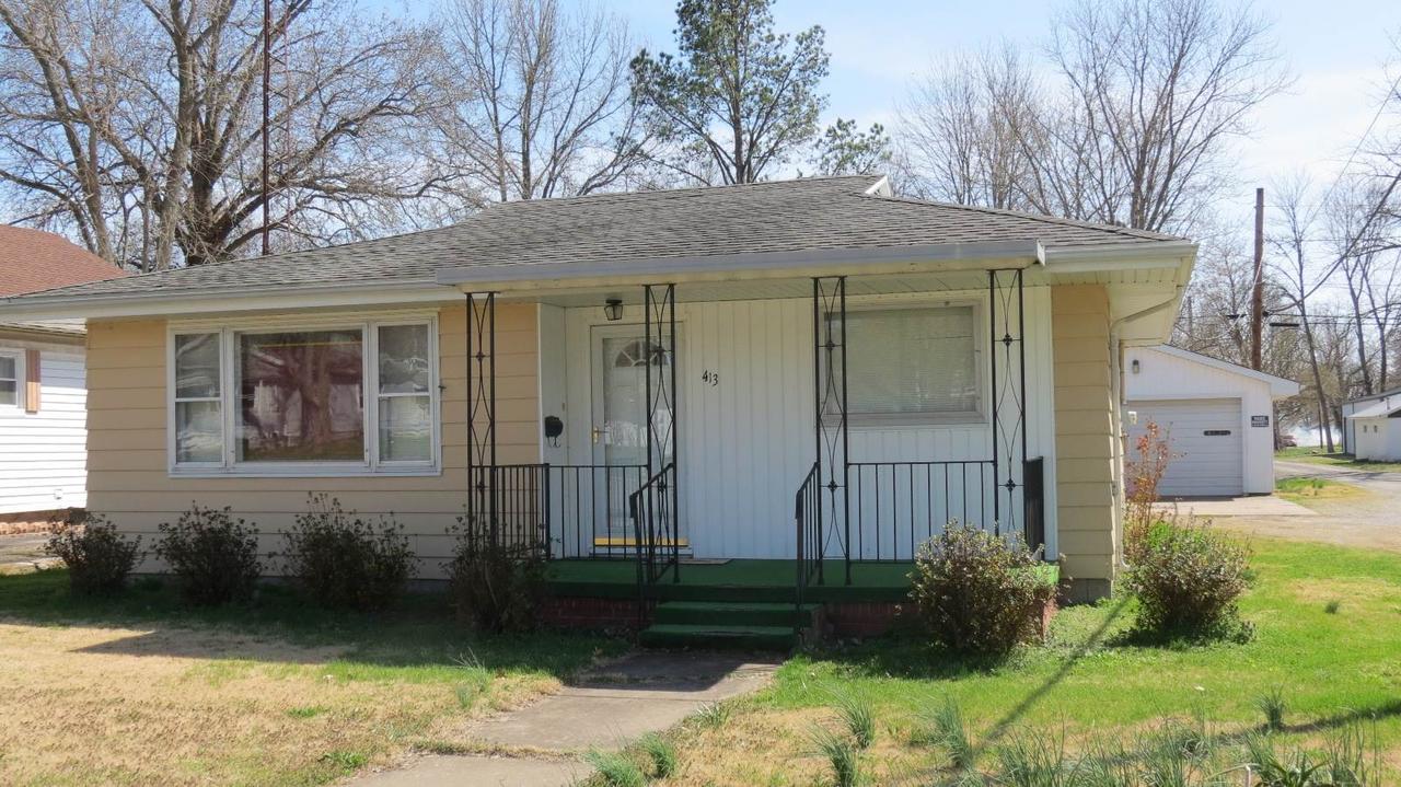 413 W Main St., Duquoin, IL 62832