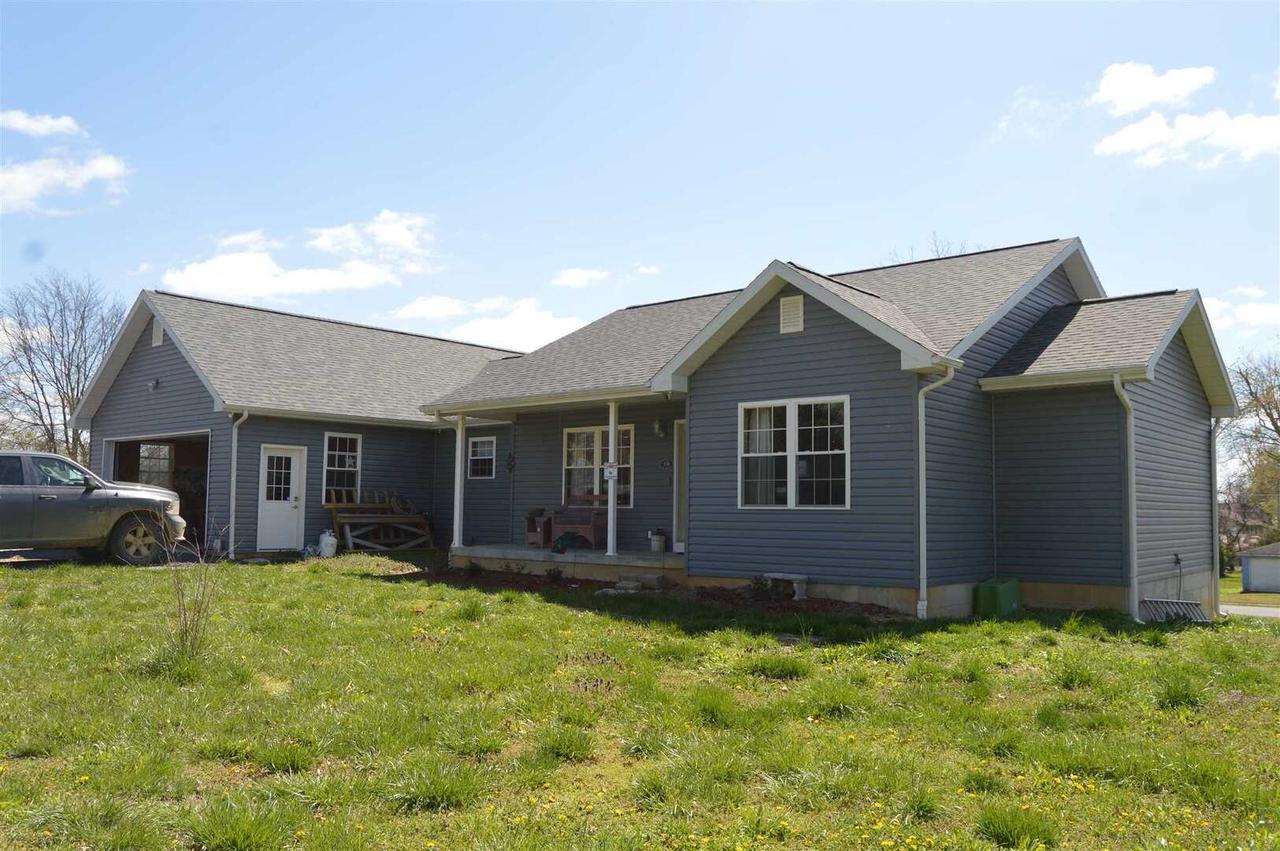 350 Davis Ave., Omaha, IL 62871