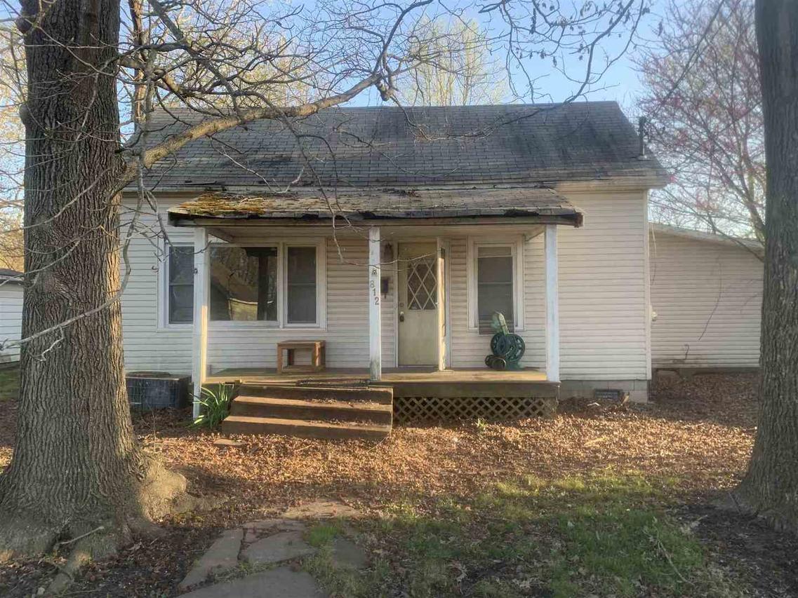 812 W Madison St., Herrin, IL 62948