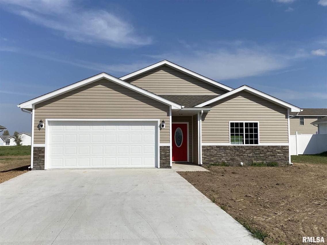 704 Savannah Ave., Herrin, IL 62948