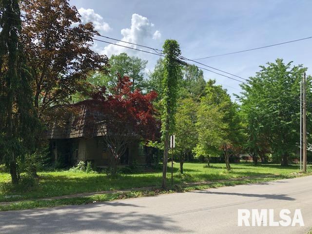 821 S 22nd St., Herrin, IL 62948