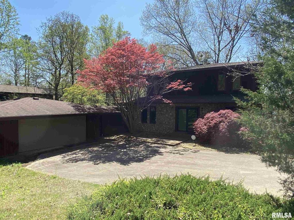 11 Briar Ridge Rd., Carbondale, IL 62902