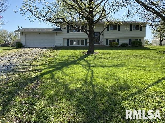 516 N Oak Rd., Ina, IL 62846