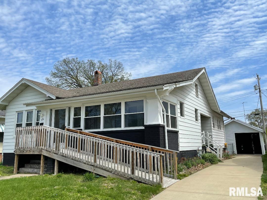 221 N Pine St., Centralia, IL 62801