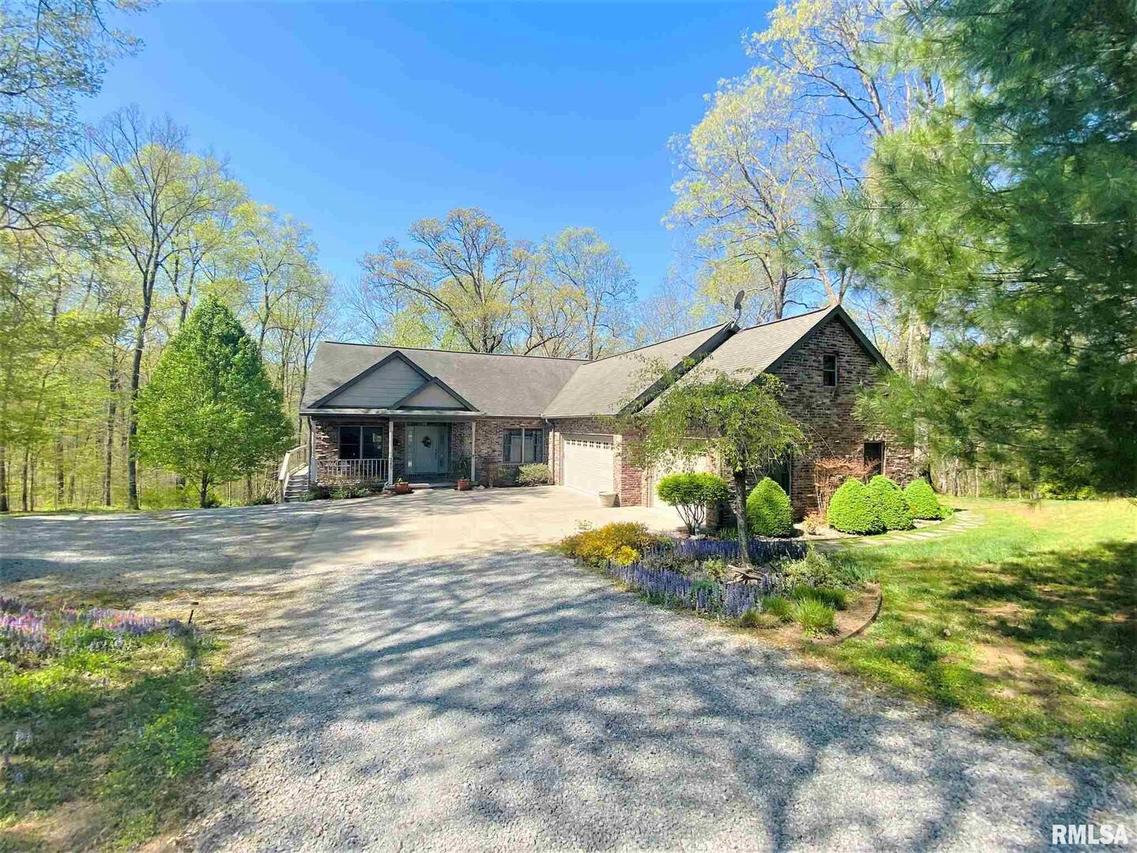 345 Robin Hood Ln., Anna, IL 62906