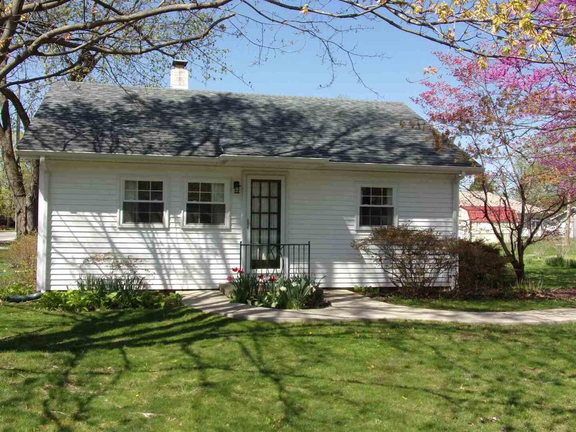 303 Ohio Ave., Salem, IL 62881