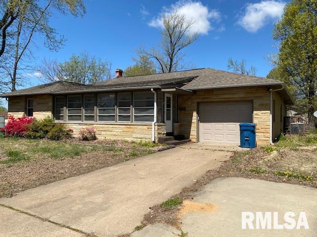 304 Red Howerton St., Carterville, IL 62918