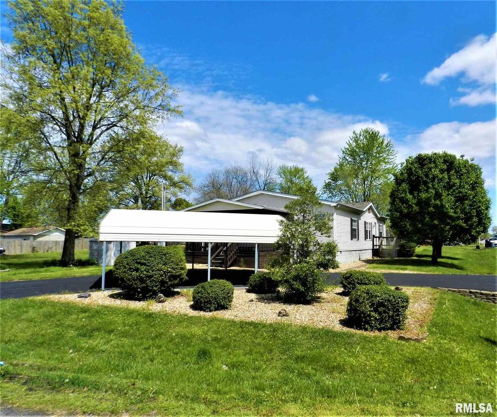 411 W Chestnut St., West Frankfort, IL 62896