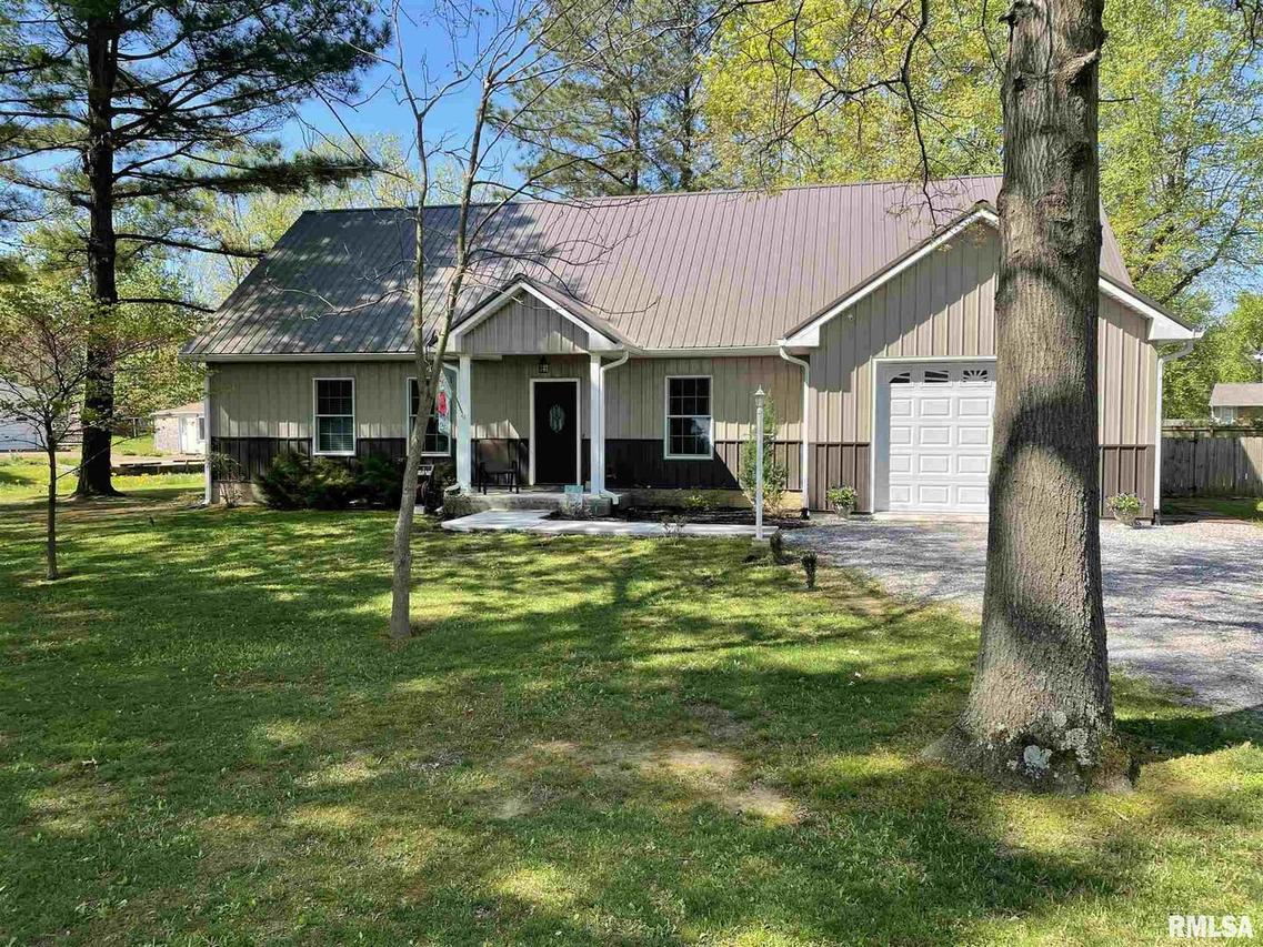 112 Dorris Dr., Metropolis, IL 62960