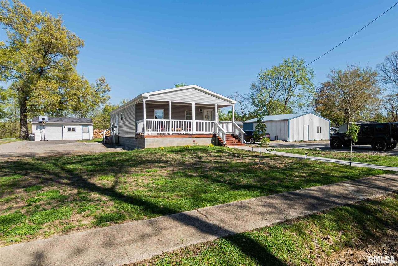 6690 Main St., Logan, IL 62856