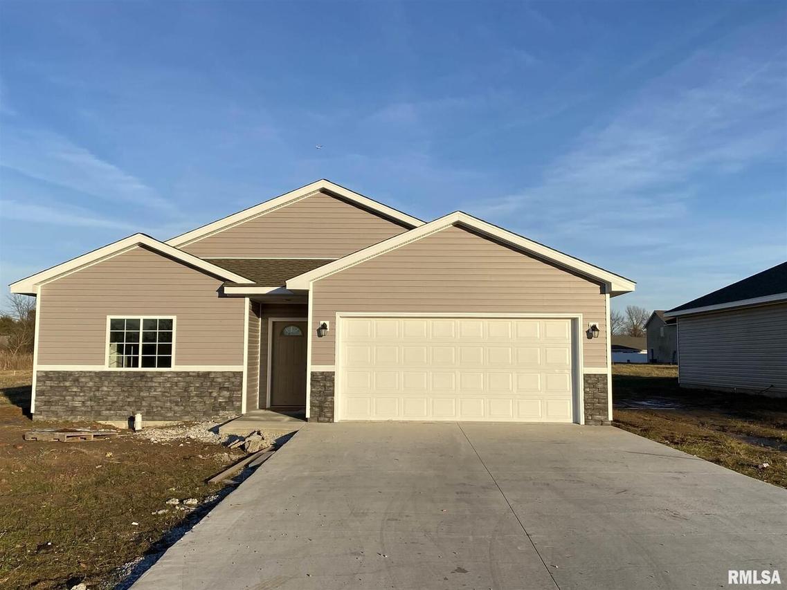 702 Savannah Ave., Herrin, IL 62948