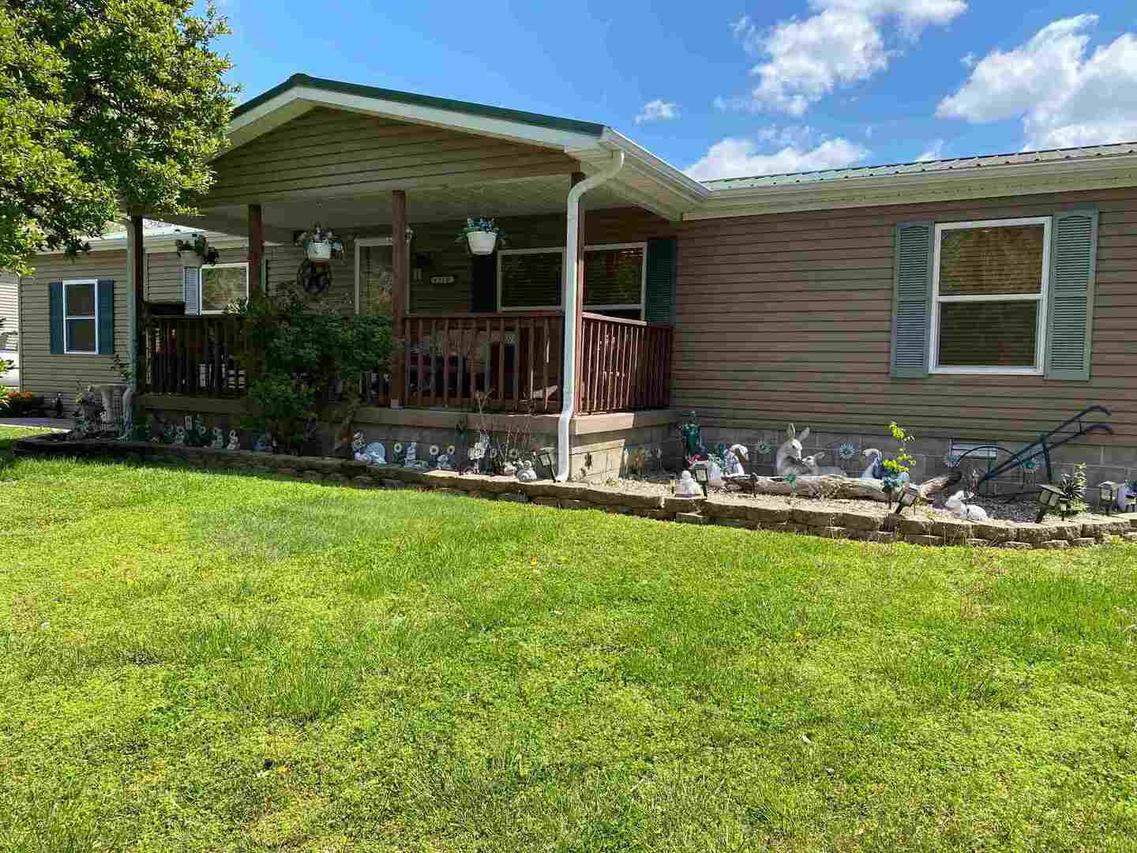 1320 S Mckinley St., Harrisburg, IL 62946