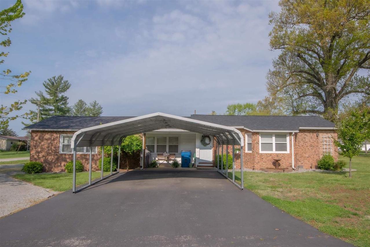 511 S Main St., Belle Rive, IL 62810