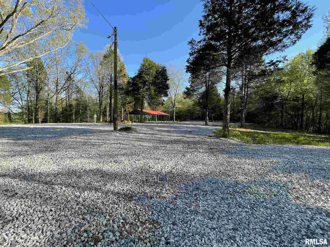 56 New Hope Rd., Herod, IL 62947