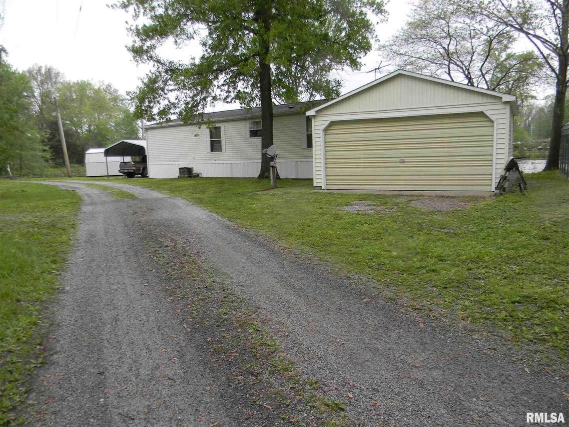 8187 Nancy Rose Rd., Duquoin, IL 62832