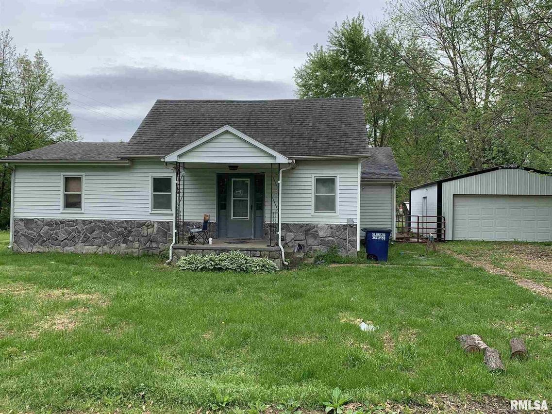 133 E Vine St., Tamaroa, IL 62888